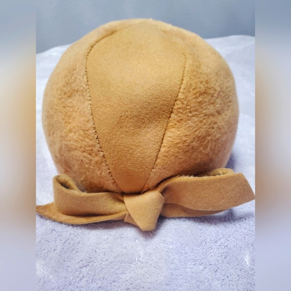 Vintage Wool Felt Round Cloche Hat